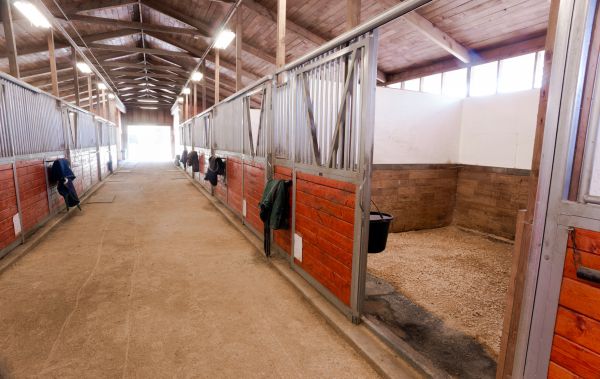Horse Barn Installation